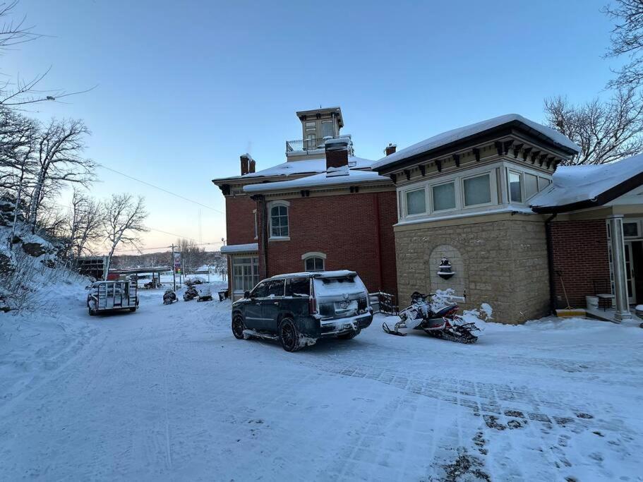 Merry Mansion East Dubuque Eksteriør bilde