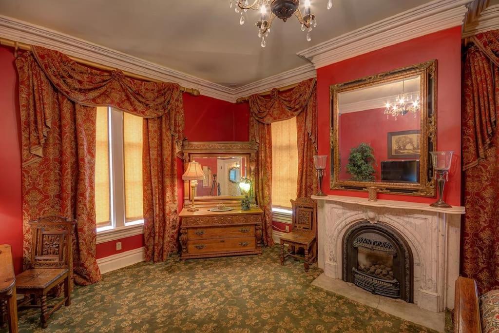 Merry Mansion East Dubuque Eksteriør bilde