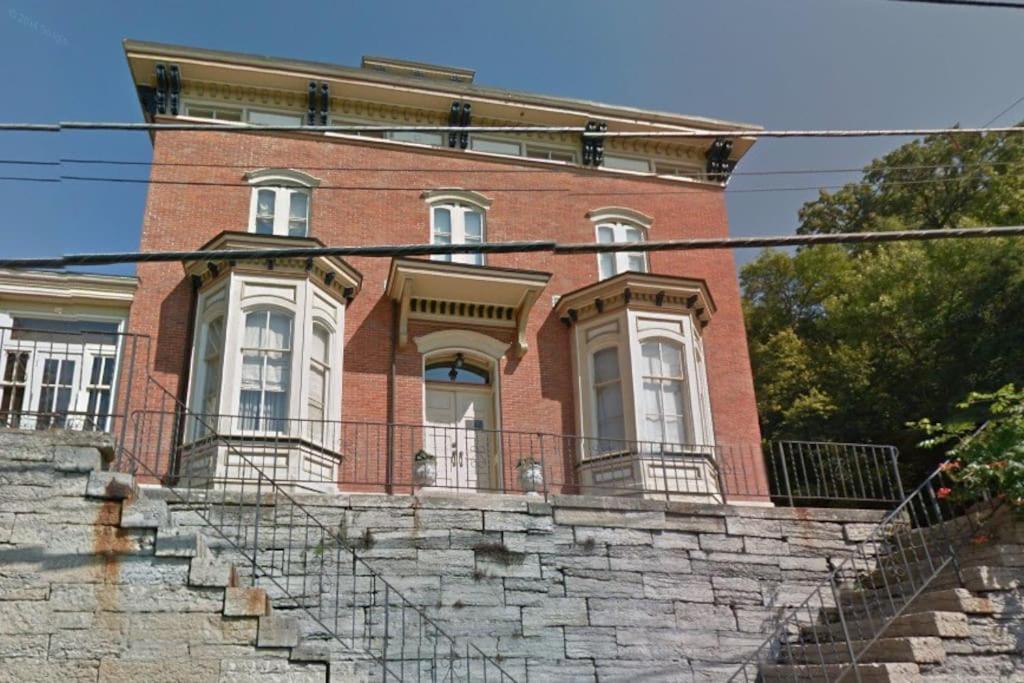 Merry Mansion East Dubuque Eksteriør bilde