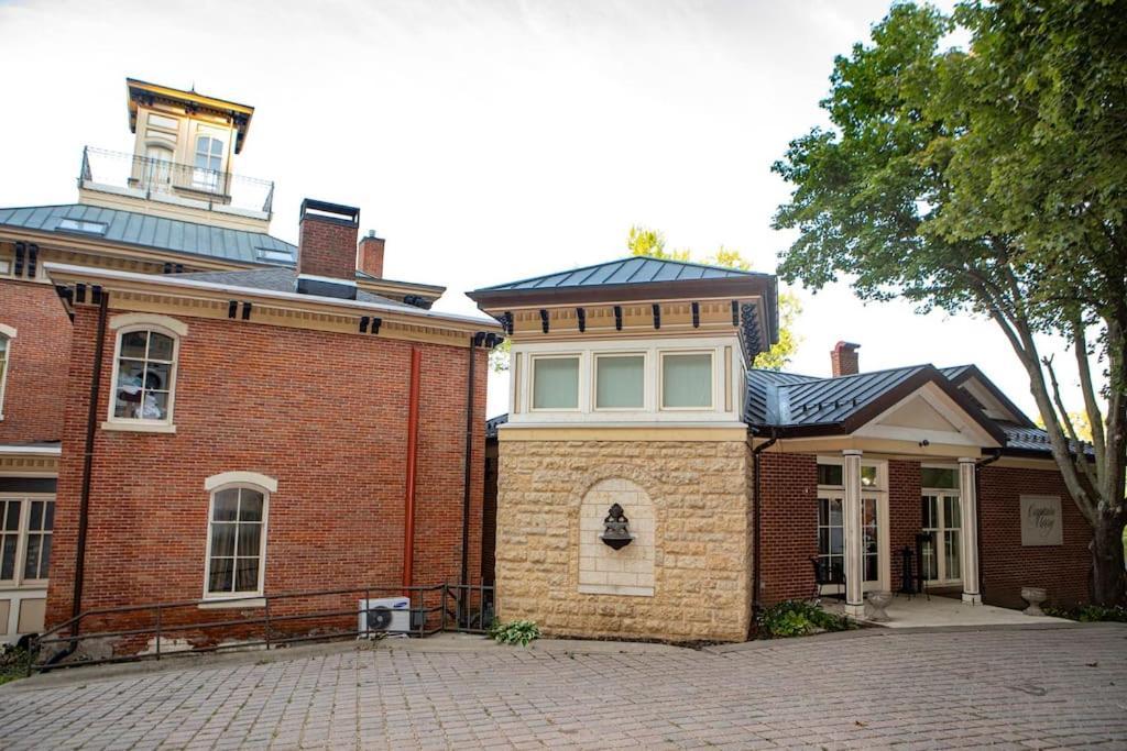 Merry Mansion East Dubuque Eksteriør bilde